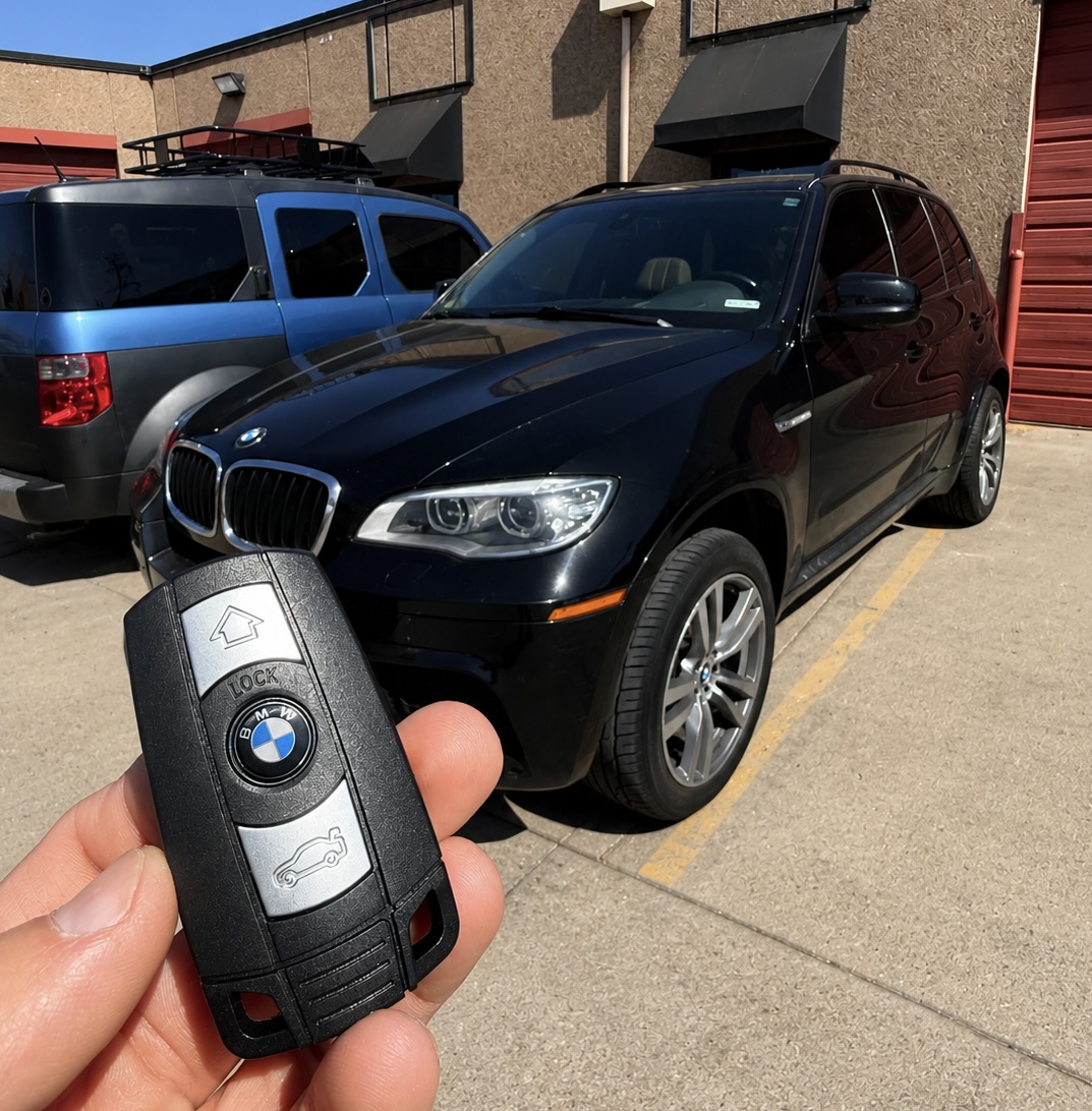 BMW X5 smart key replacement completed outside the shop